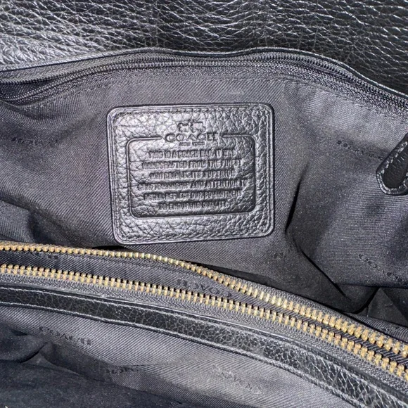 Authentic Coach satchel, black and gold twist-Lock and top handle bag. - Picture 5 of 8